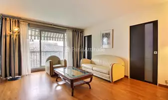 Rent Apartment 1 Bedroom 50m² Villa Compoint, 17 Paris