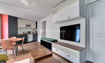 Rent Apartment 1 Bedroom 48m² rue des Trois Freres, 18 Paris