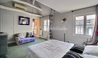 Rent Apartment Studio 40m² rue des Saints Peres, 6 Paris