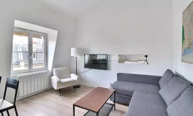 Rent Apartment Alcove Studio 30m² rue Simart, 75018 Paris