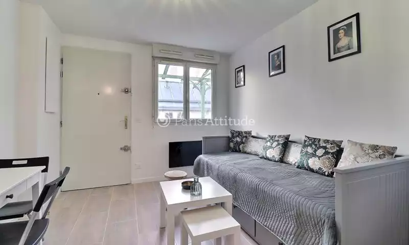 Rent Apartment Studio 20m² rue du Buisson Saint Louis, 75010 Paris