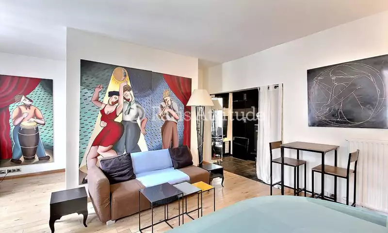 Rent Apartment Alcove Studio 39m² rue Sainte Croix de la Bretonnerie, 75004 Paris